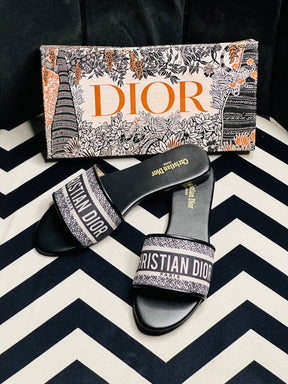 Christian Dior totebag with free Christian Dior slippers