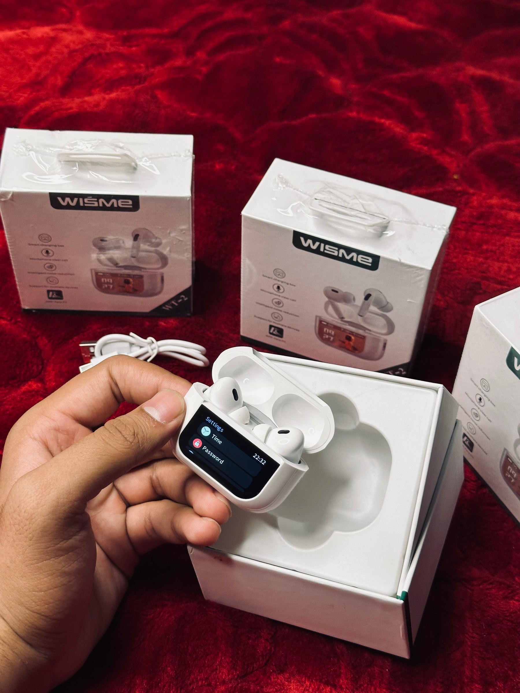 Wisme WT-2 (AirPods with android screen)