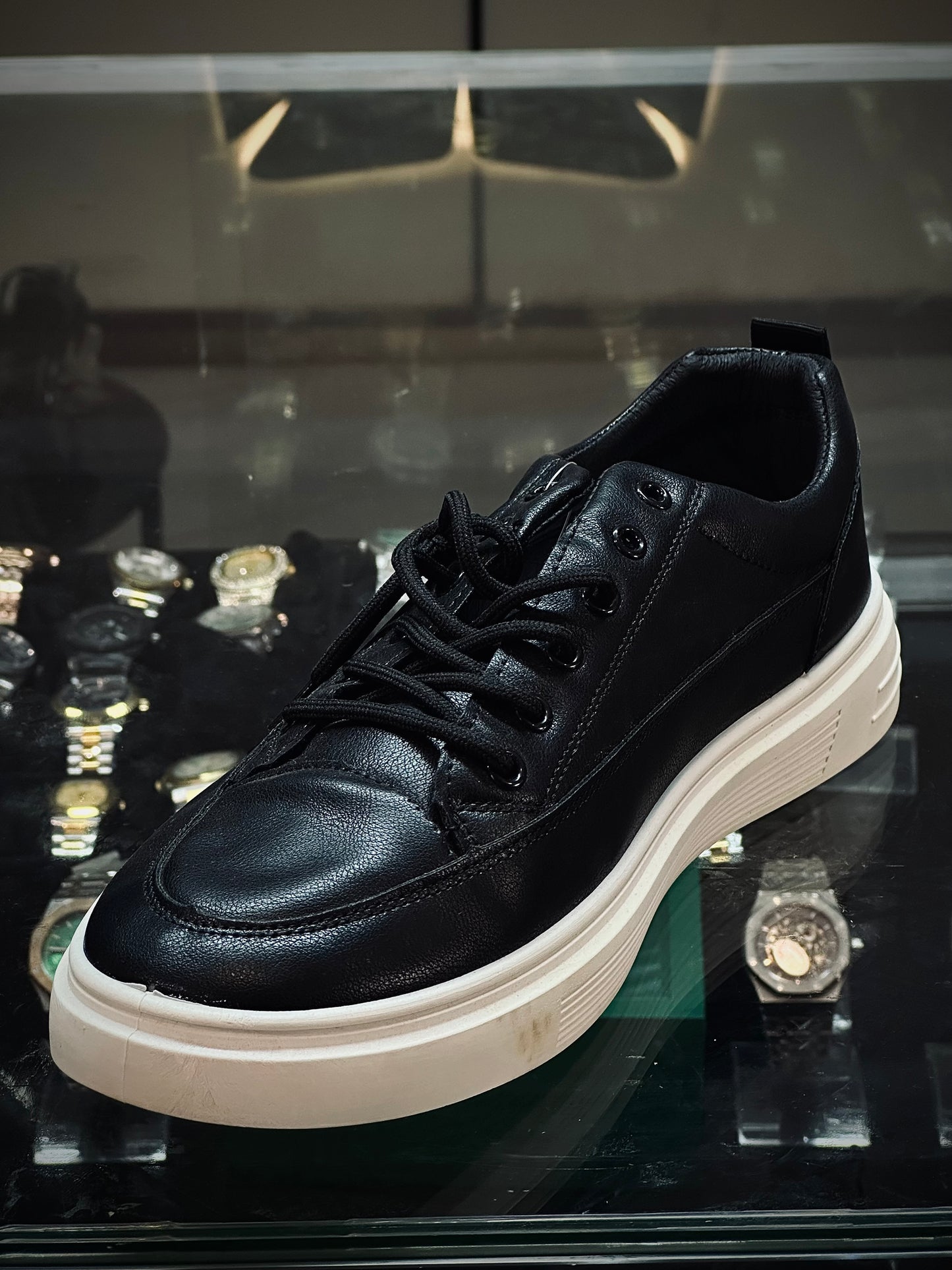Monarch Low-Tops