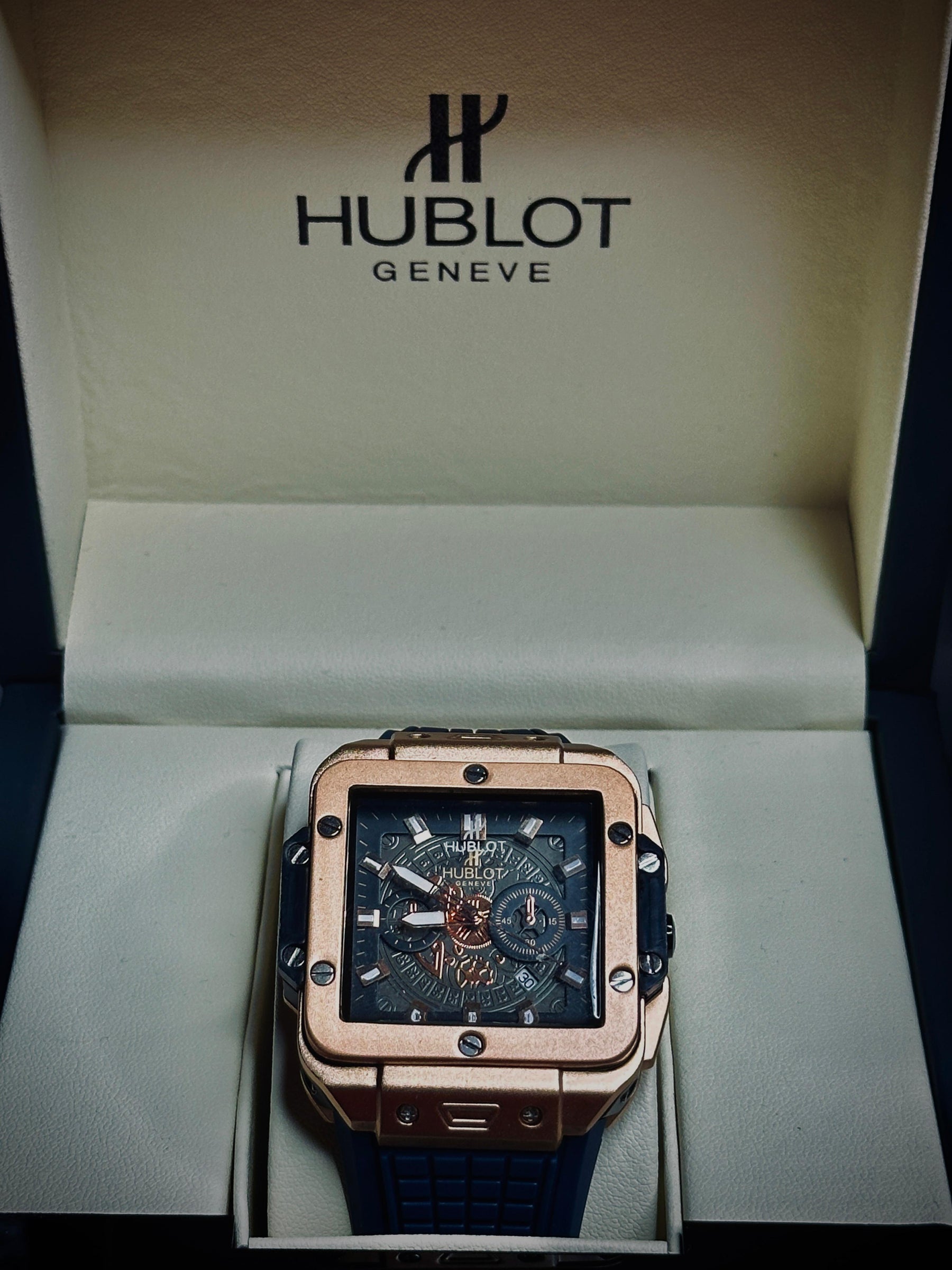 Hublot Square Bang Unico King with silicone straps